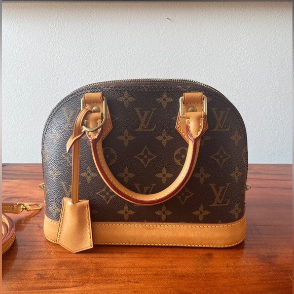 Louis Vuitton LV Alma BB in monogram - Picture 4 of 15